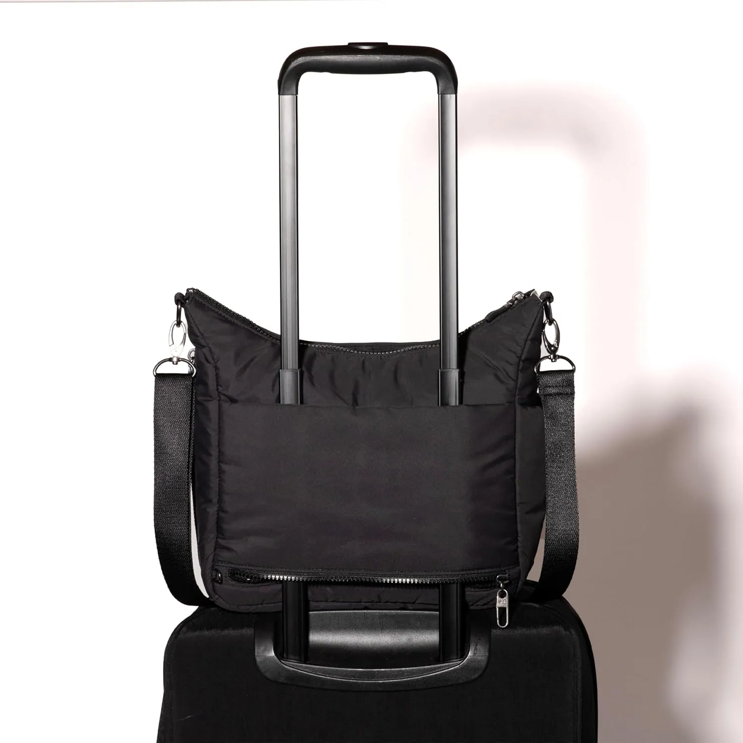 Baggallini Modern Everywhere Crossbody Women 11x9x4.5 RFID Hobo Bag