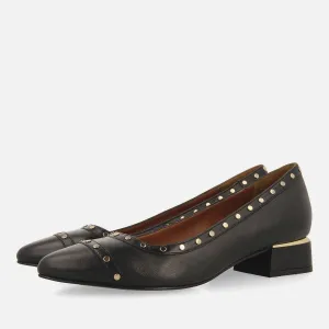 BLACK STUDDED LEATHER PUMPS