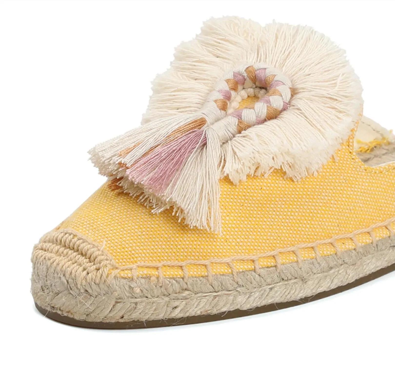 L'extraordinaire mule bohme espadrille franges et pompons.