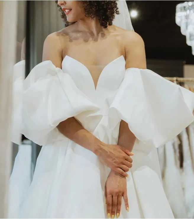 Luolandi Sweetheart Satin Wedding Dresses With Short Sleeves V-neck Off Shoulder Solid Color Simple