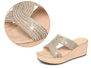 Slippers with wedge heel and shiny comfort