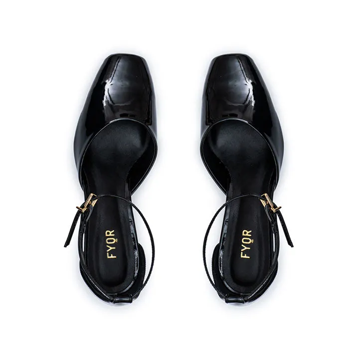 Wide Toe Sleek Pumps BCR 032